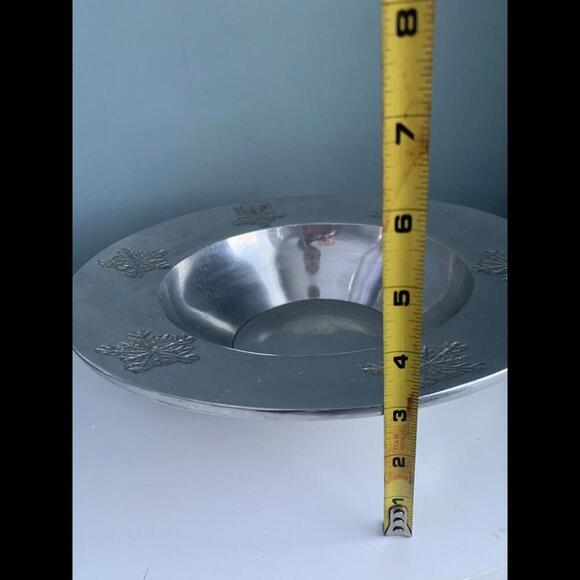 2007 Target Silver Noel Serving Bowl Holiday 07 12.5” Wide Snowflakes Winter - Picture 6 of 11